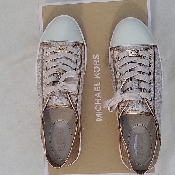 MICHAEL KORS *NEW* - Picture 4 of 6